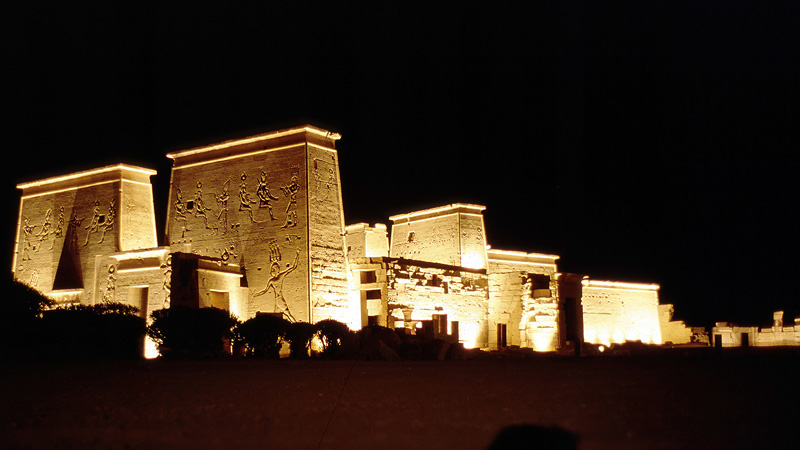 egyp10_13 philae son lum pano.jpg - Assouan temple de Philae la lumière sans le son Provia 100 F